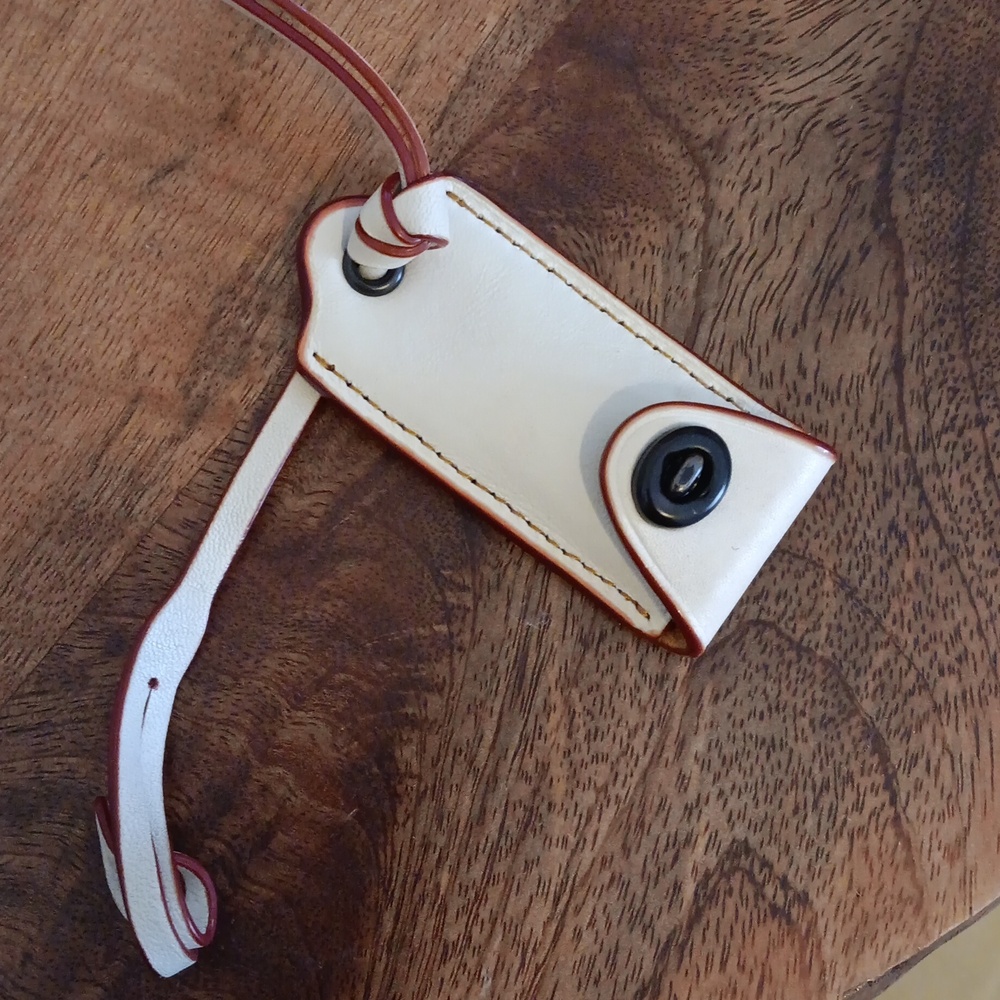 Coach Cream Handtag And Clochette - Picture 9 of 16